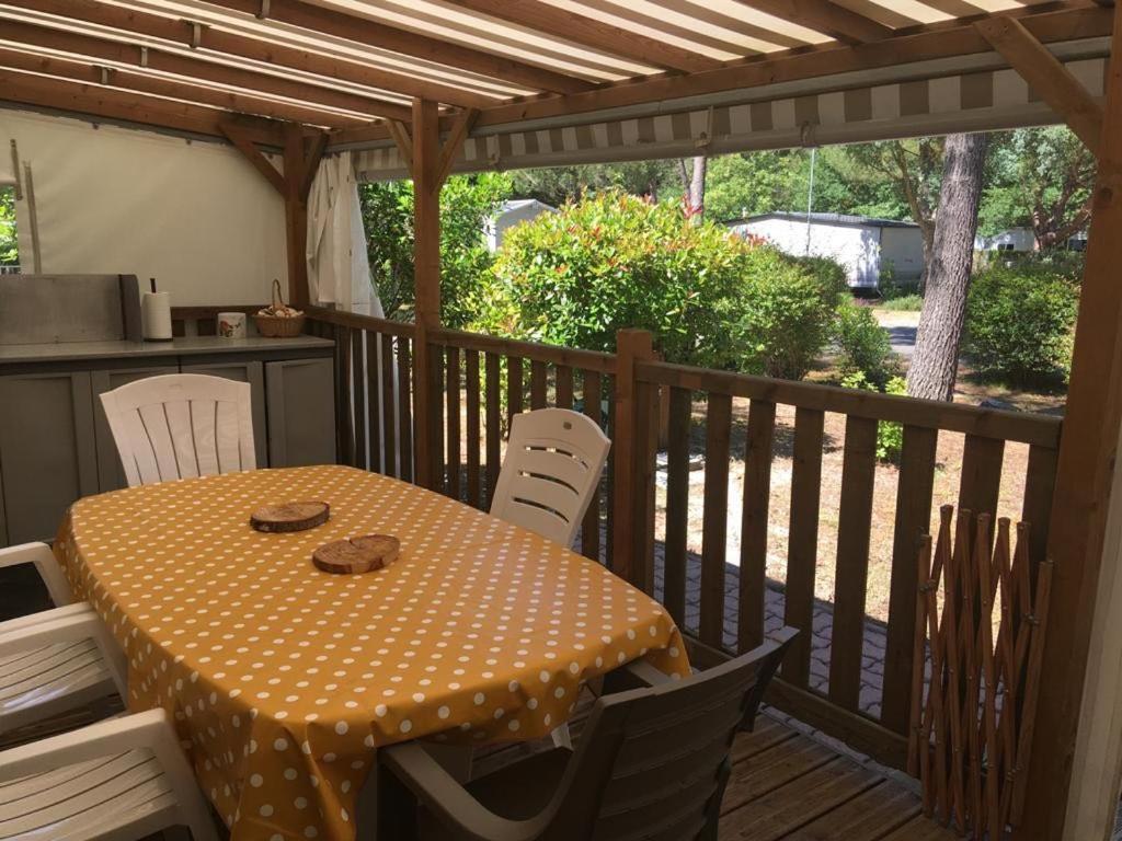 Mobil-Home 4-6 Personnes Saint-Julien-En-Born Bagian luar foto